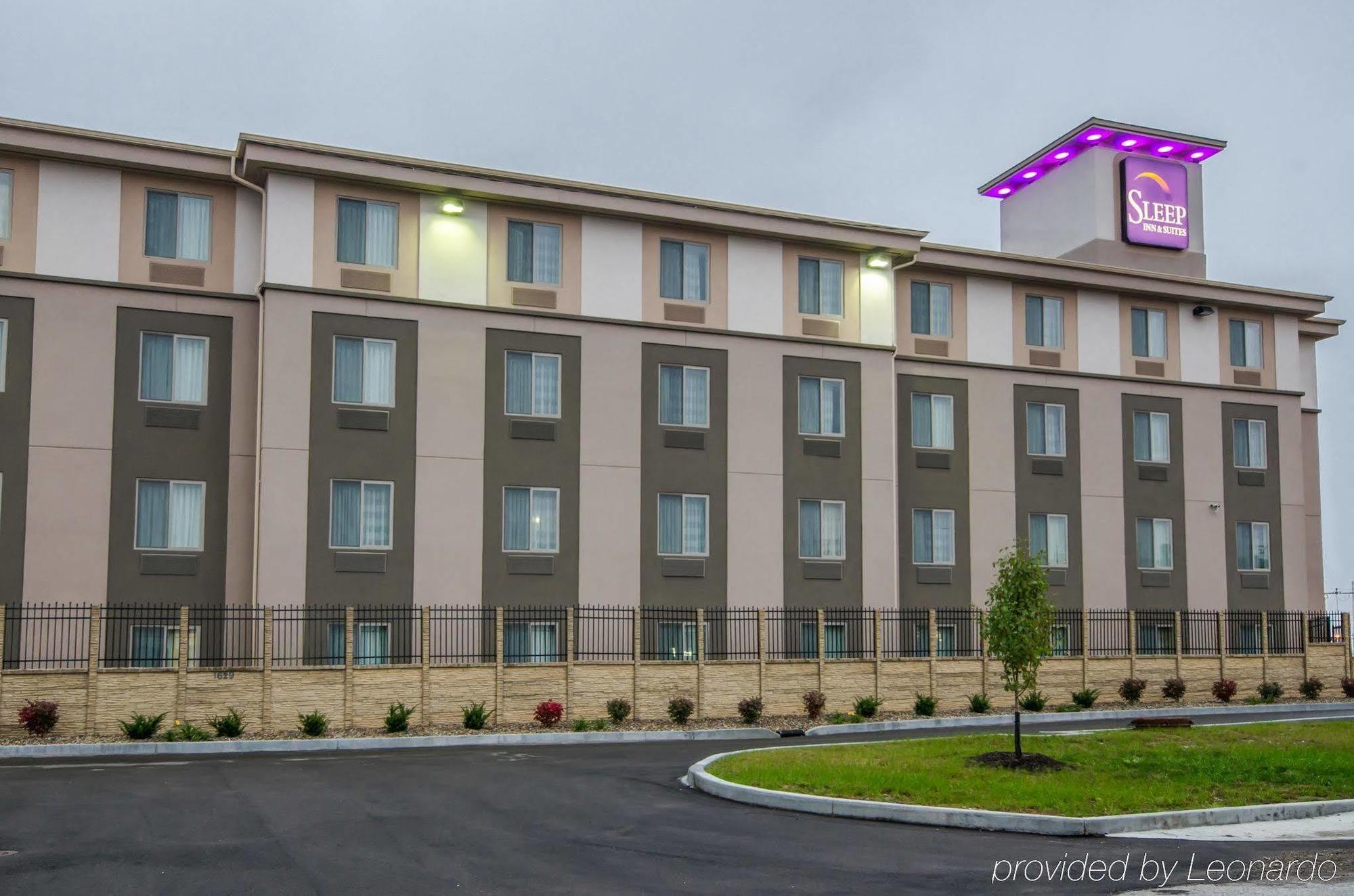 Sleep Inn & Suites And Conference Center Downtown Indianapolis Extérieur photo